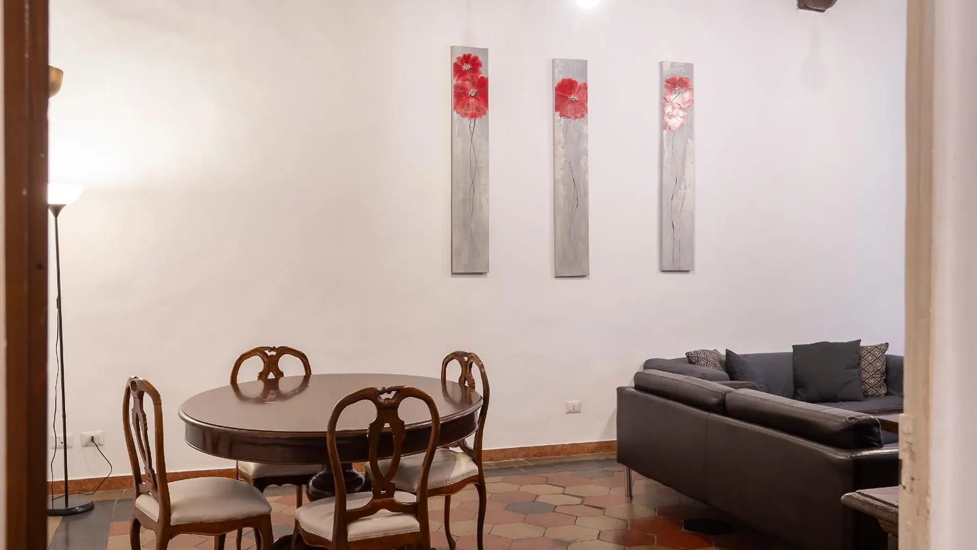 Piazza Navona Charming Large Apartment Rome